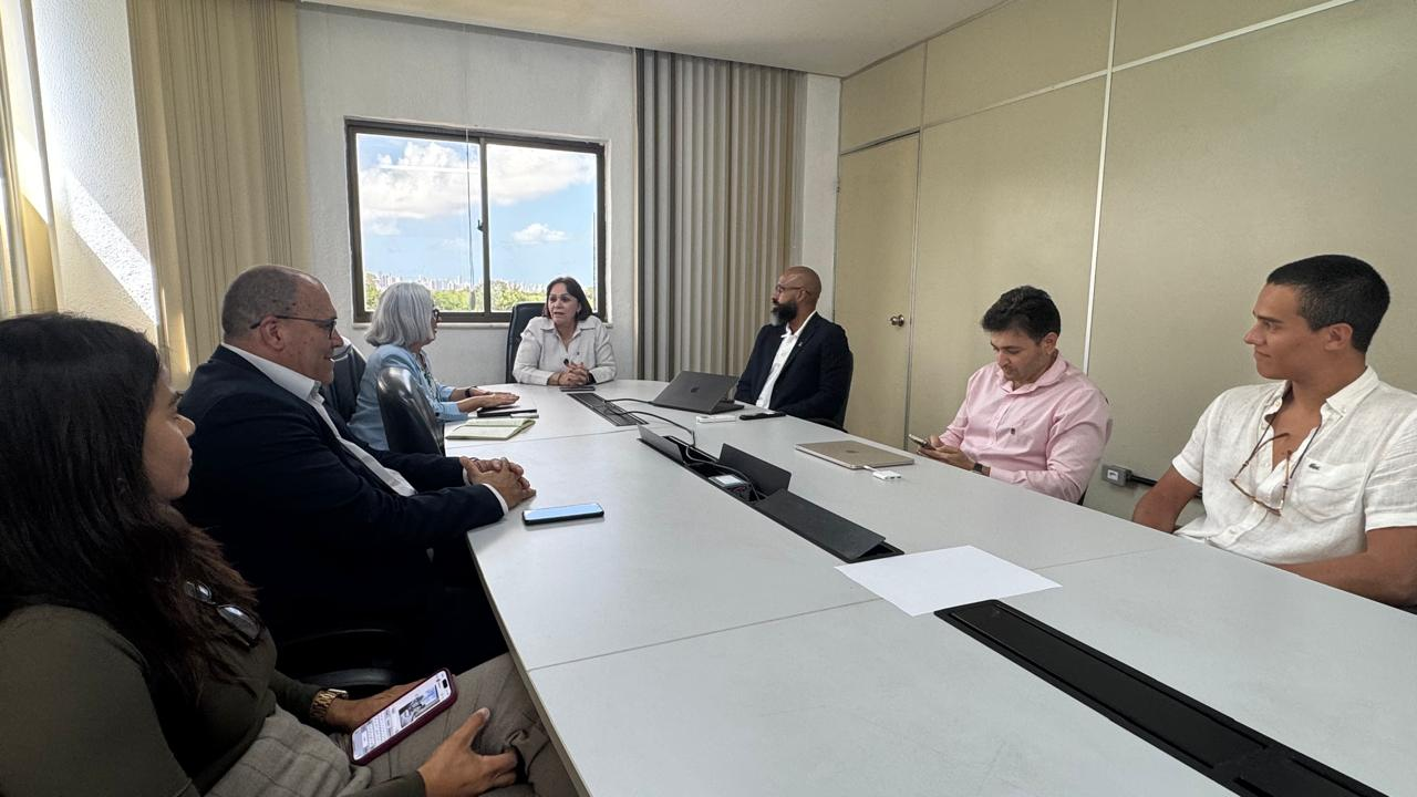 Recepção de representantes da Universidade de Évora, de Portugal.